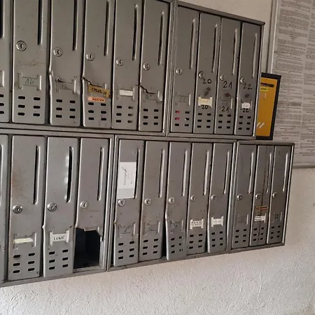 Idoli Stan * Belgrade