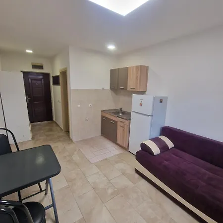 Idoli Stan Apartment *